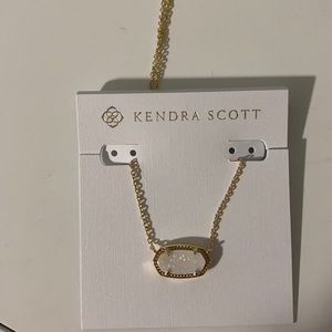kendra Scott necklace